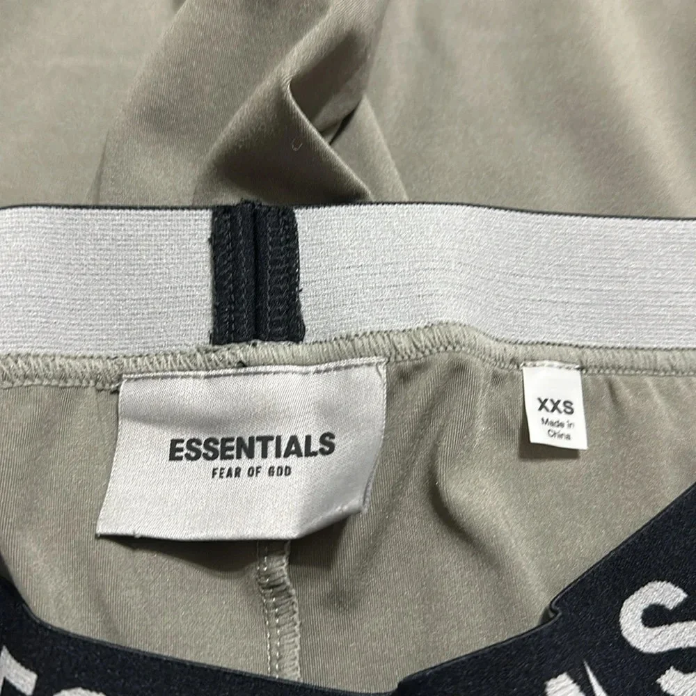 Essentials - Picture 7 of 8